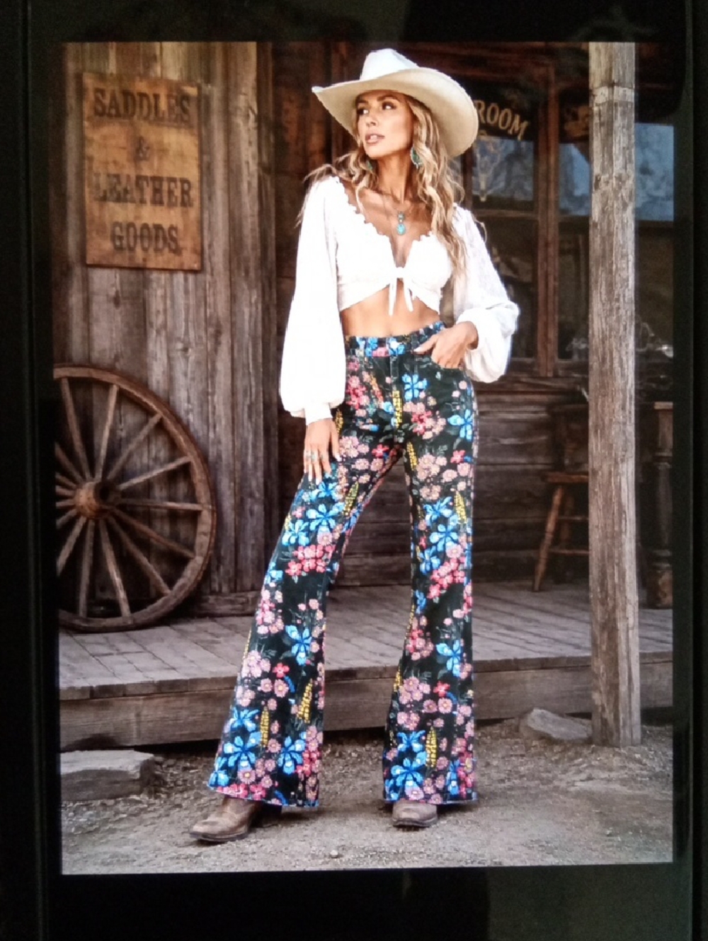 Wrangler Wanderer High Rise Floral Print Art To Wear Western Flare Boho Womens